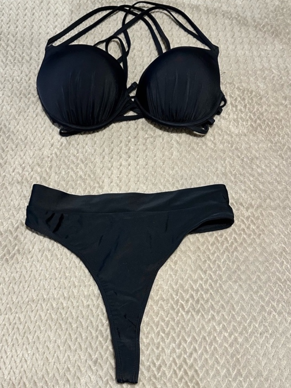 MISGUIDED Black Strappy Push-Up/Thong Bikini Set